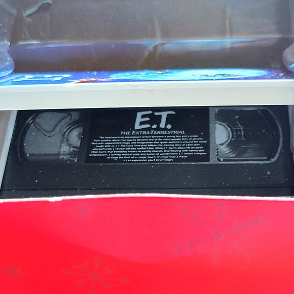 Vintage and Hallmark ET Set - Picture 9 of 9